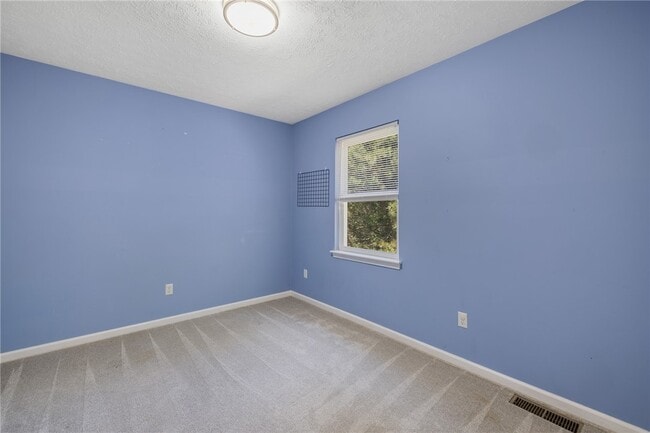 Building Photo - 40 Alverstone Way