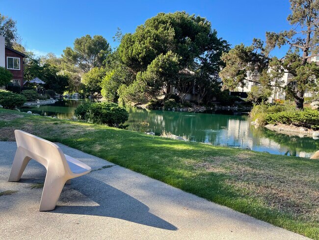 Relax by the lake - 4904 Maytime Ln