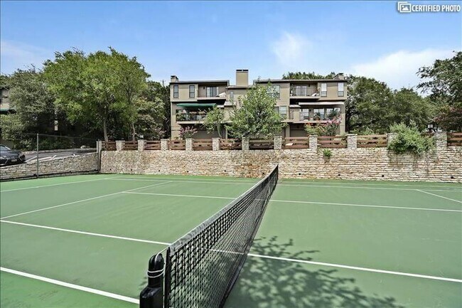 Building Photo - 1821 Westlake Dr