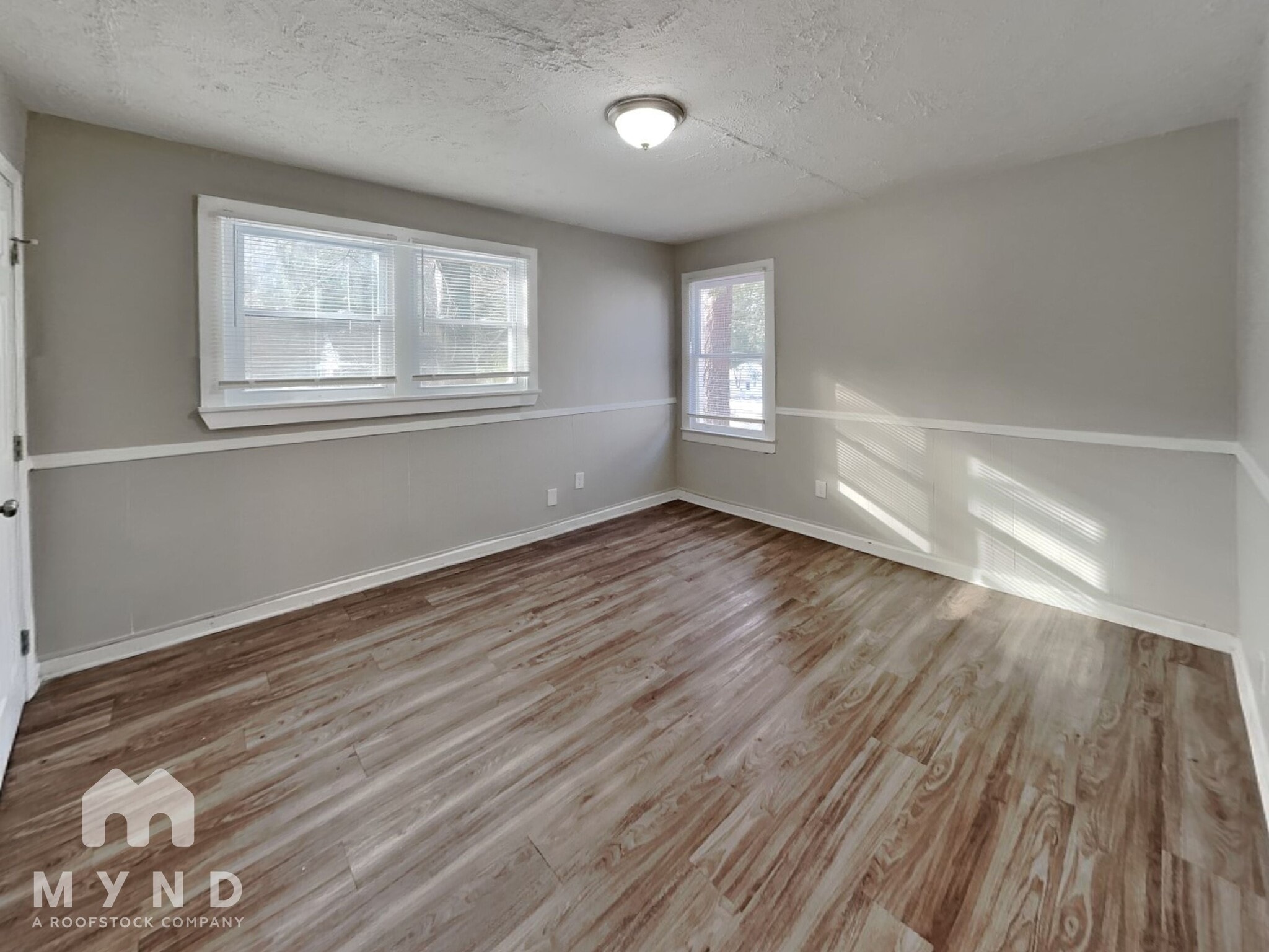 Building Photo - 1825 Oakmont Dr NW