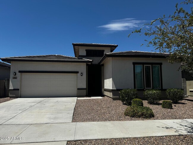 Primary Photo - 5526 N 107th Ln