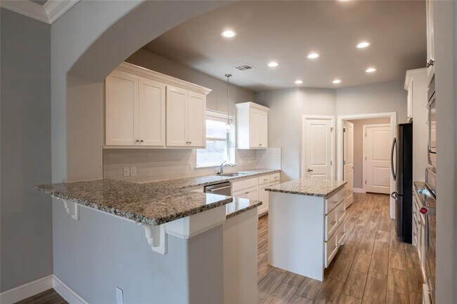 Building Photo - 12037 Ashford Dr