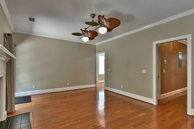 Building Photo - Wildewood in Northeast Columbia--Offering Self Guided Tour with RENTLY!