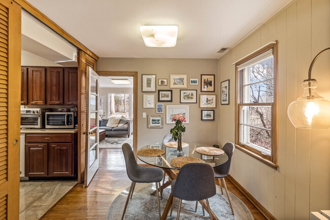 Building Photo - 1345 Lincoln Ave S