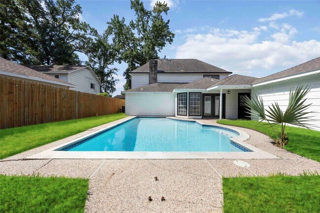 Building Photo - 5511 Green Timbers Dr