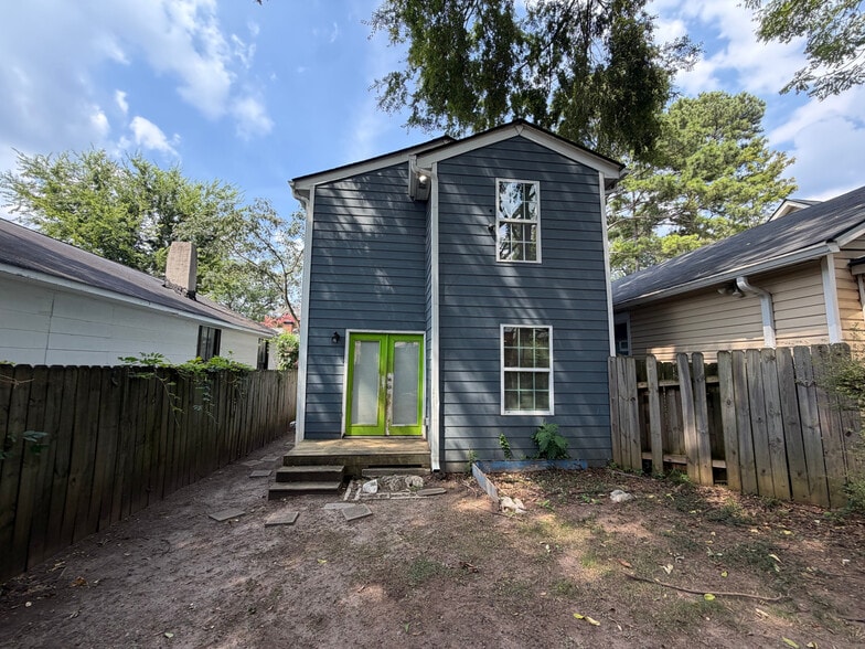Building Photo - Room in Single Family Home on Parsons St SW