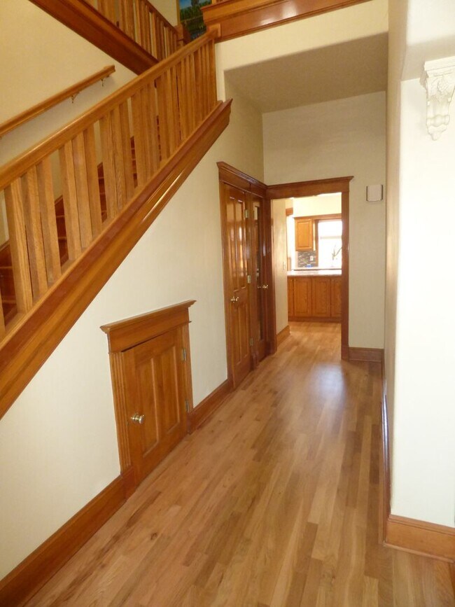 Building Photo - 4465 Countryside Ct NE