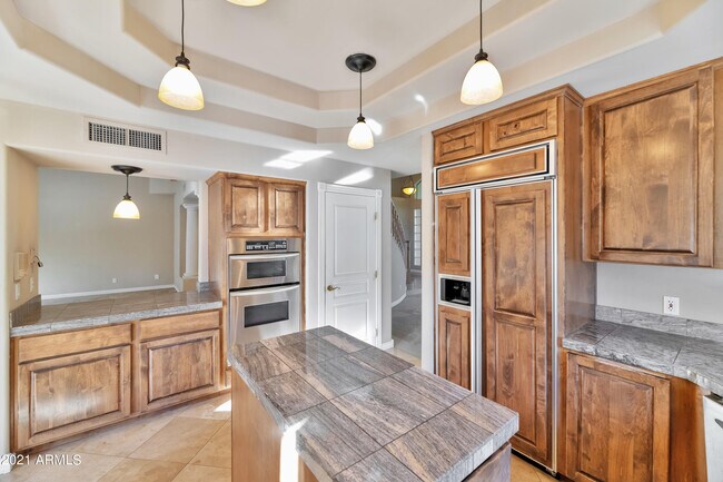 Building Photo - 1101 E Brook Hollow Dr