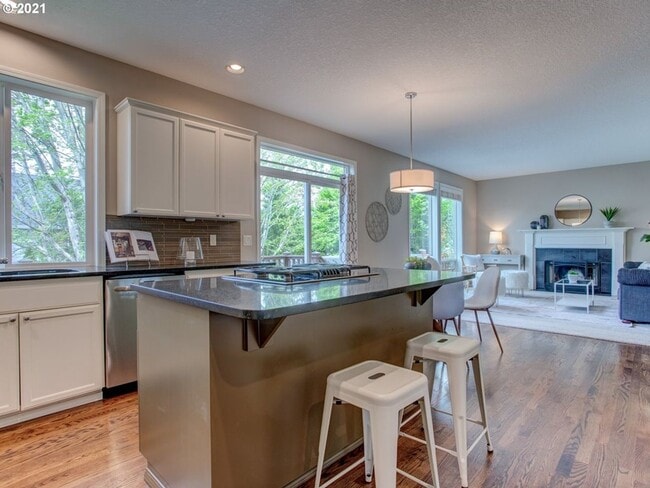 Building Photo - Sought after Remington 4bed 2.5bath with Lots of Yard Space!
