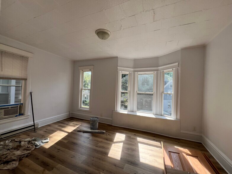 Building Photo - 406 N Glenwood Ave