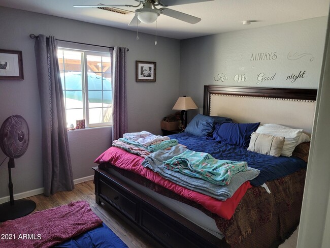 Building Photo - 2702 E Juniper Ave