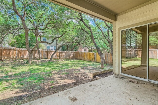 Building Photo - Over 3300 Square Feet