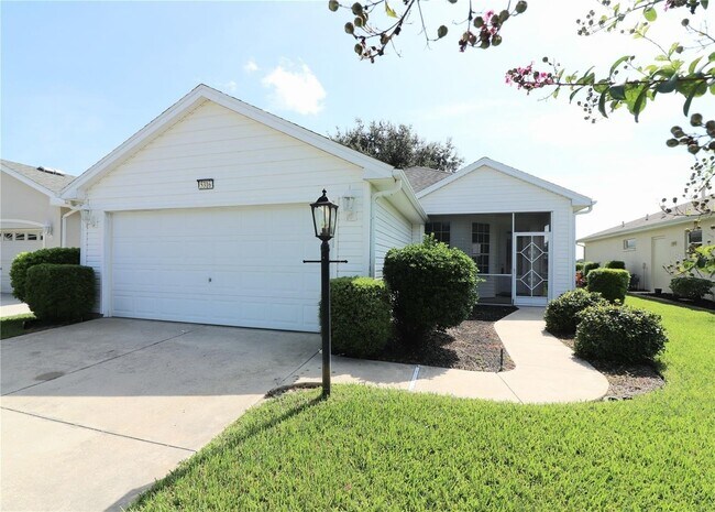 Building Photo - 5316 Sir Churchill Dr