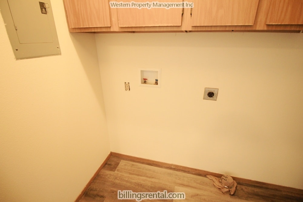 Laundry Room - 3321 Central Ave