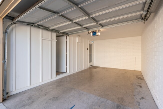 Building Photo - 7628 E Camelback Rd