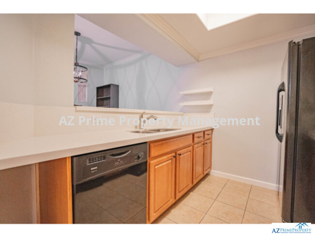 Building Photo - wow! absolutely gorgeous phoenix 2/2 condo...