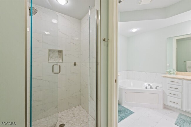 Building Photo - 8000 Via Sardinia St