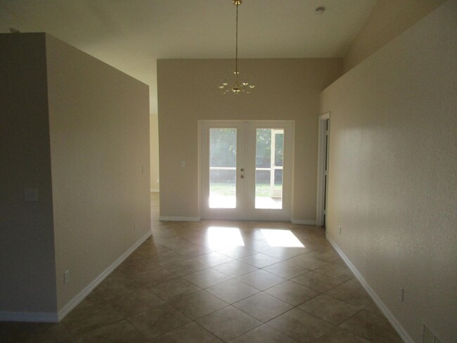 Building Photo - 3303 SW 8th Ct