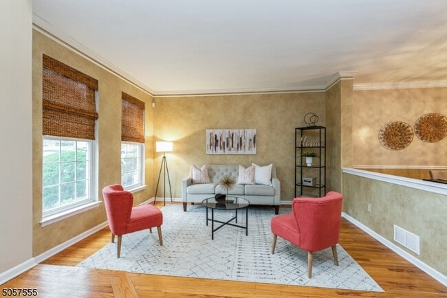 Building Photo - 27 Rolling Views Dr