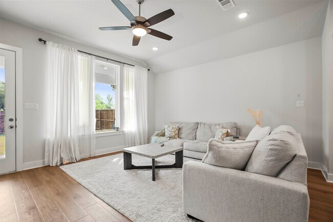 Building Photo - 5010 Vly Wind Ct