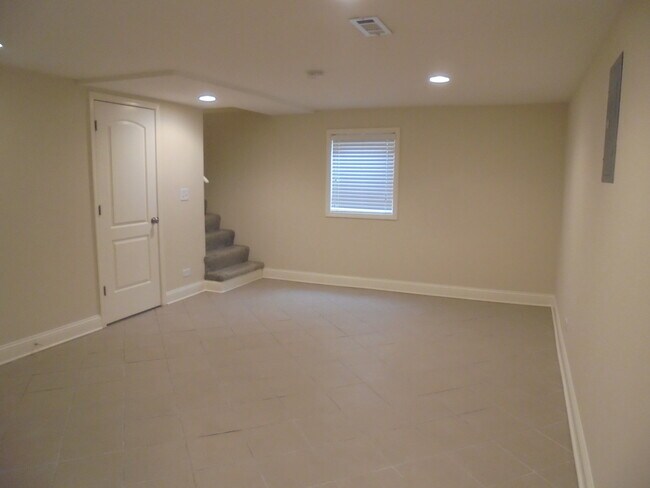Building Photo - 1534 St Andrews Cir