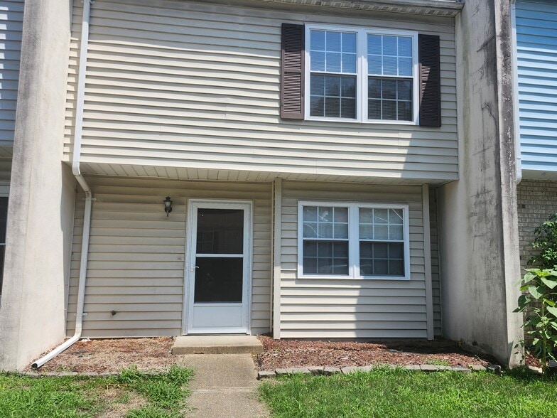 Front - 12 Oneonta Dr