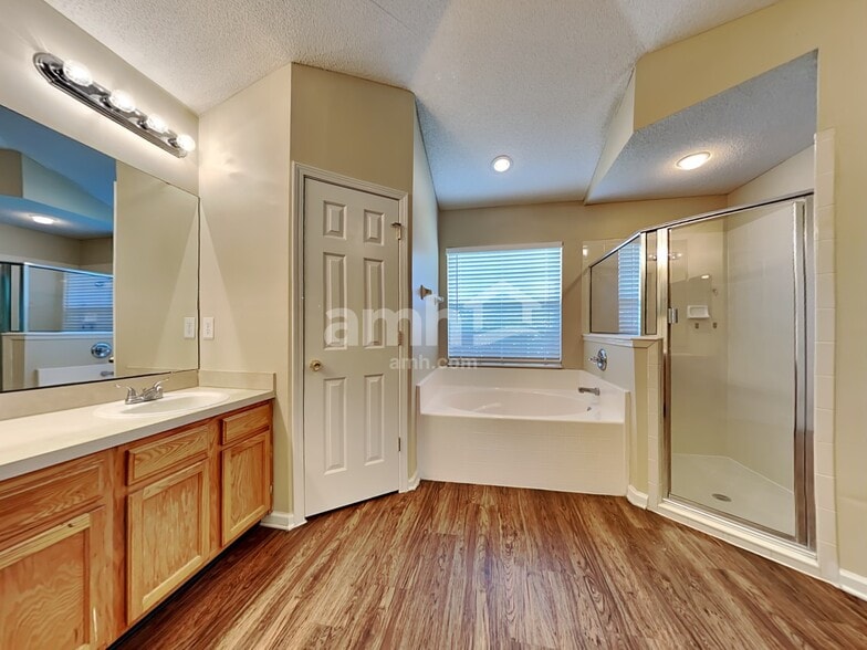 Building Photo - 11418 Deep Springs Dr S