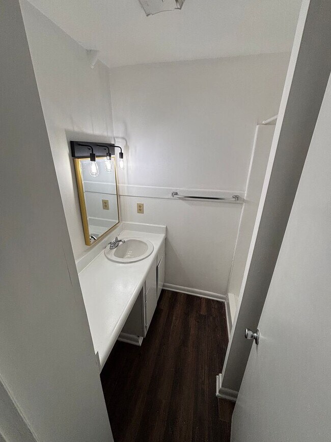 Building Photo - 4130