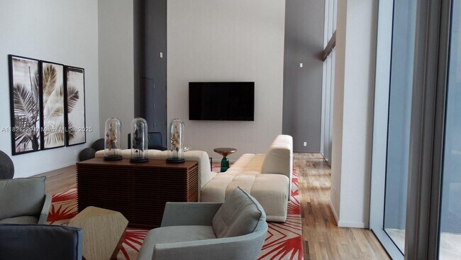 Building Photo - 1300 Brickell Bay Dr