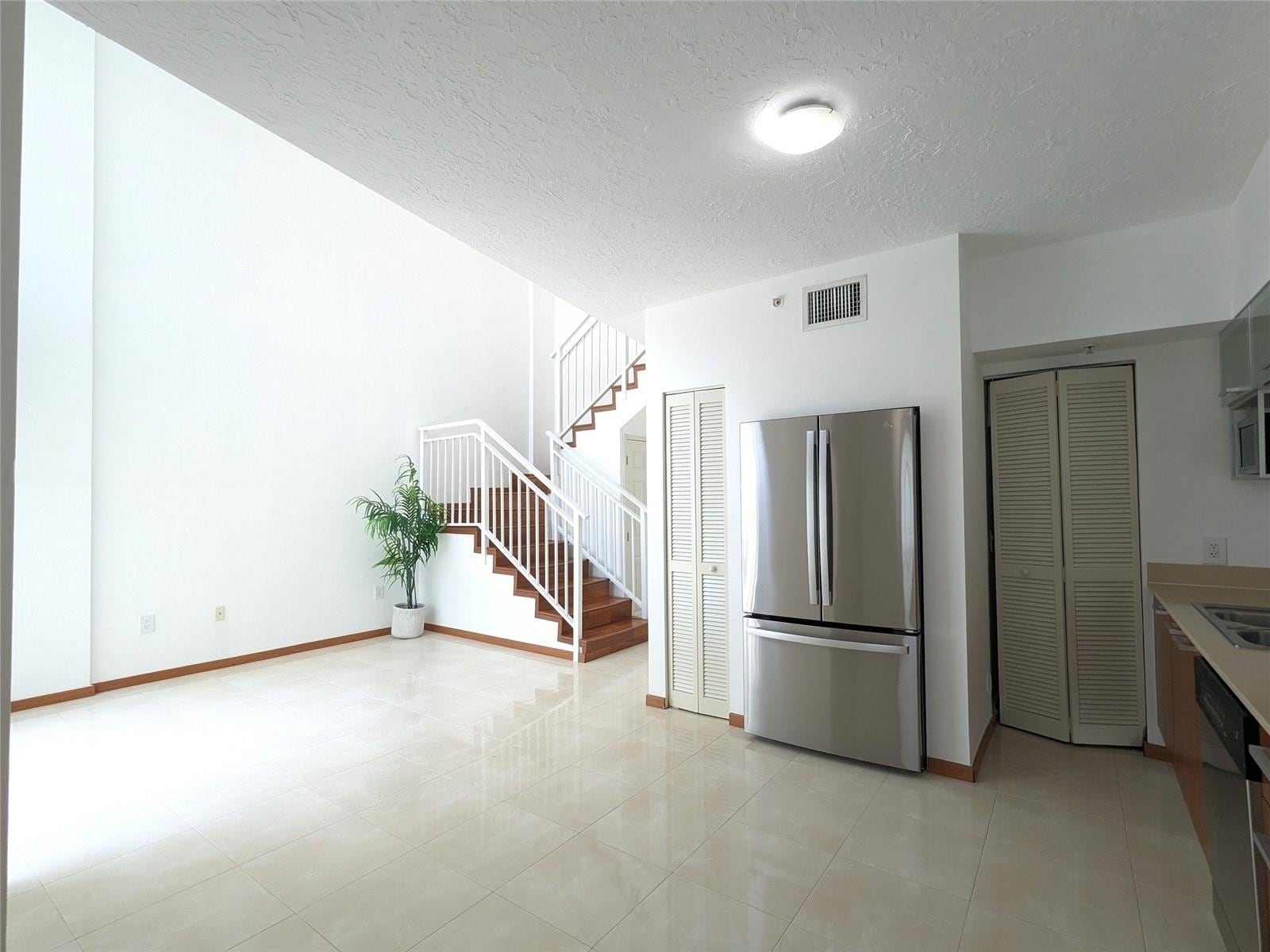 Building Photo - 1528 Brickell Ave