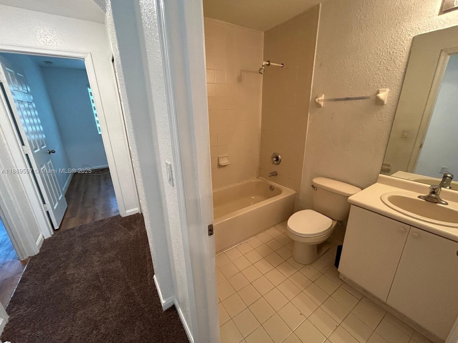 Building Photo - 1406 SE 26th Ct