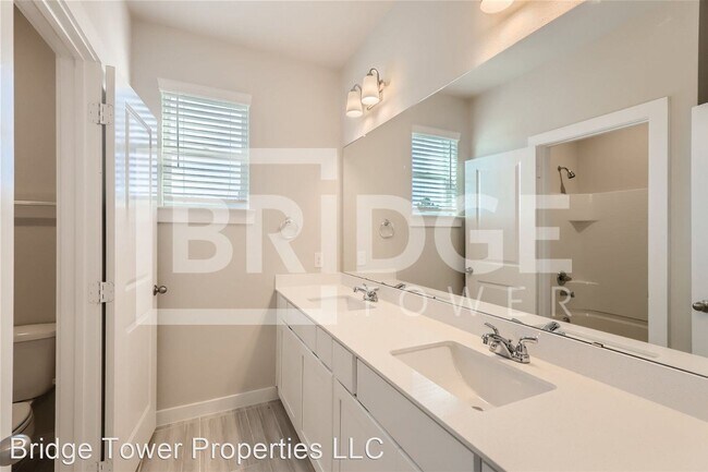 Building Photo - 4 br, 2.5 bath House - 1328 Creekbank Drive