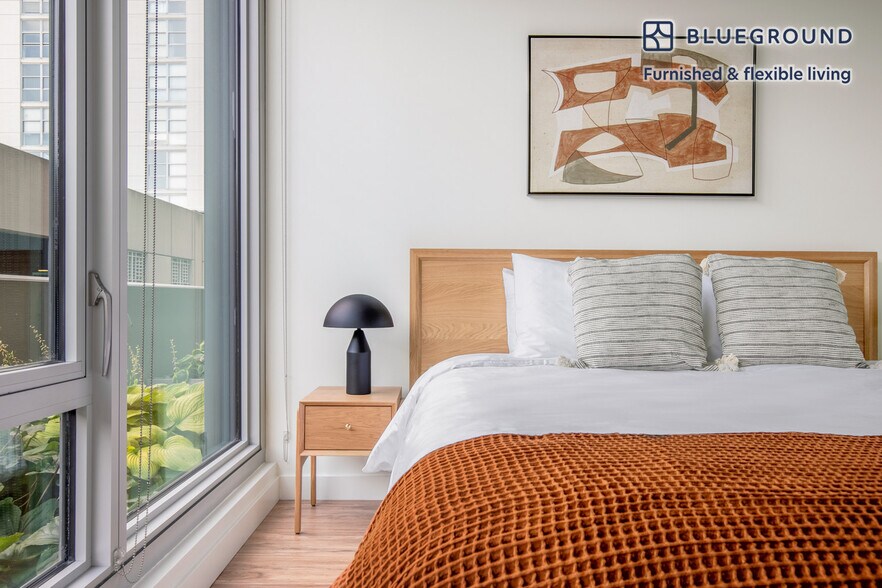 Building Photo - 165 North Des Plaines Street-SI FL3-ID750