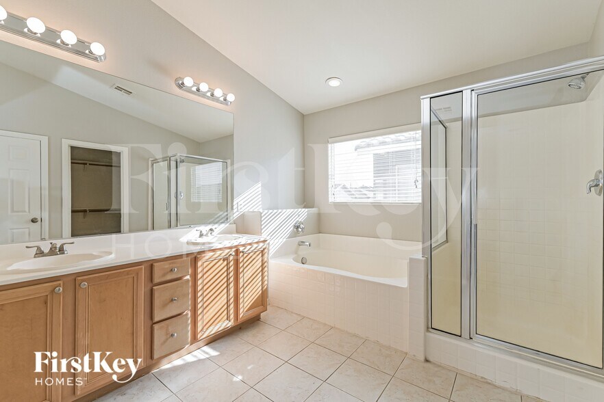 Building Photo - 4946 Copperlyn St