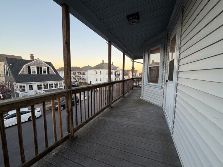 Building Photo - 320 Wood St