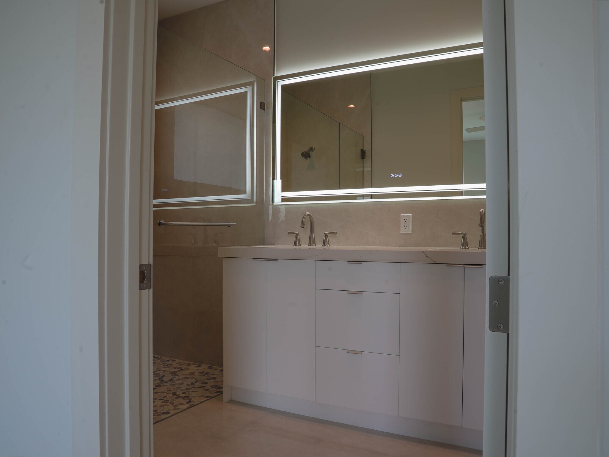 Building Photo - 8410 SW 65th Ave