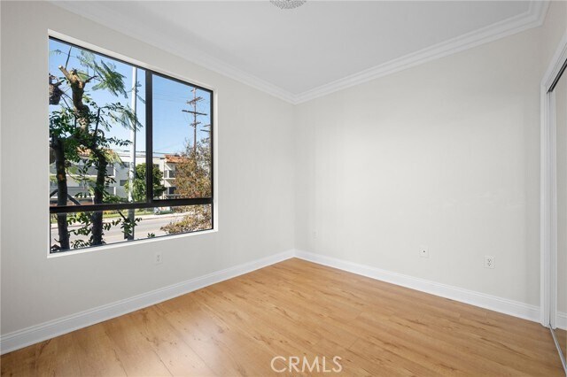 Building Photo - 6938 Laurel Canyon Blvd