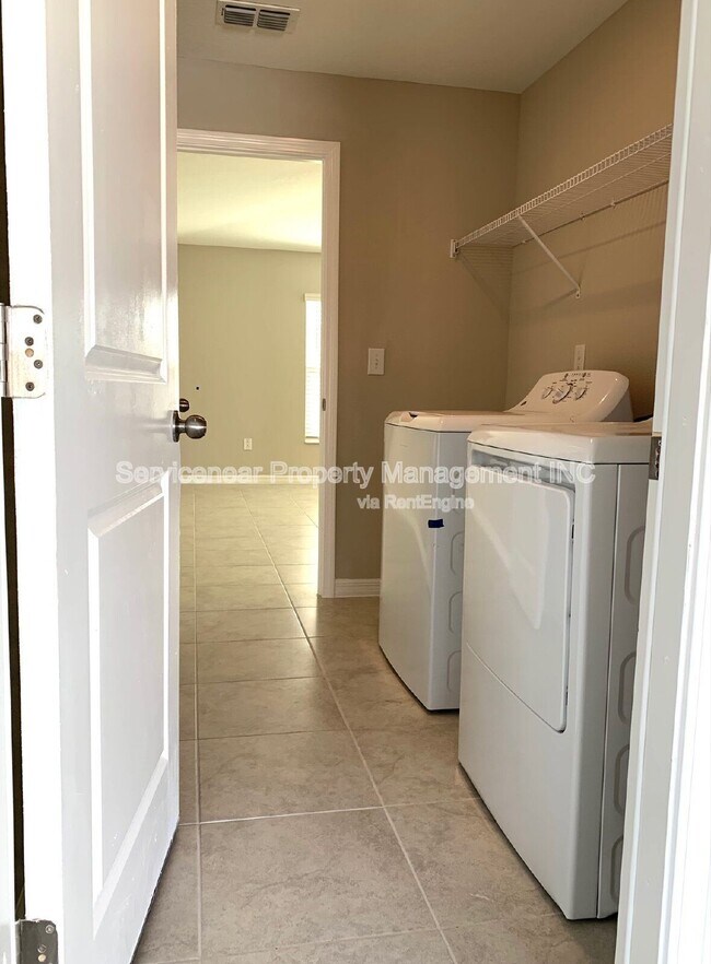 Building Photo - 13611 Wild Ginger St