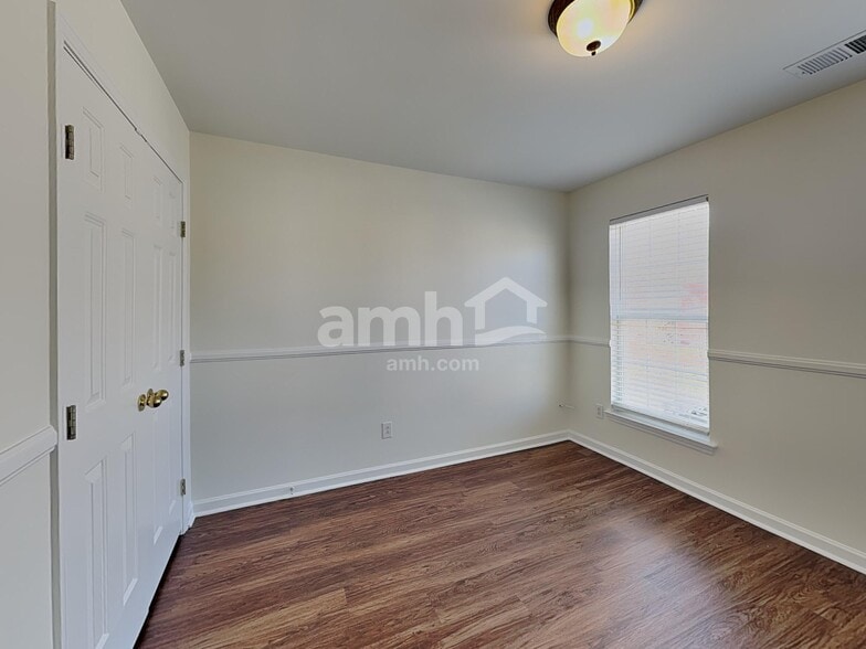 Building Photo - 1039 Canopy Dr