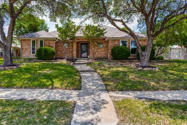 Building Photo - 105 Douglas Dr