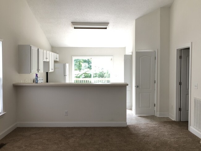 Building Photo - 3522 Riverside Dr