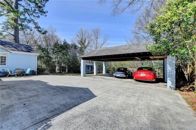 Building Photo - 1926 N Decatur Rd