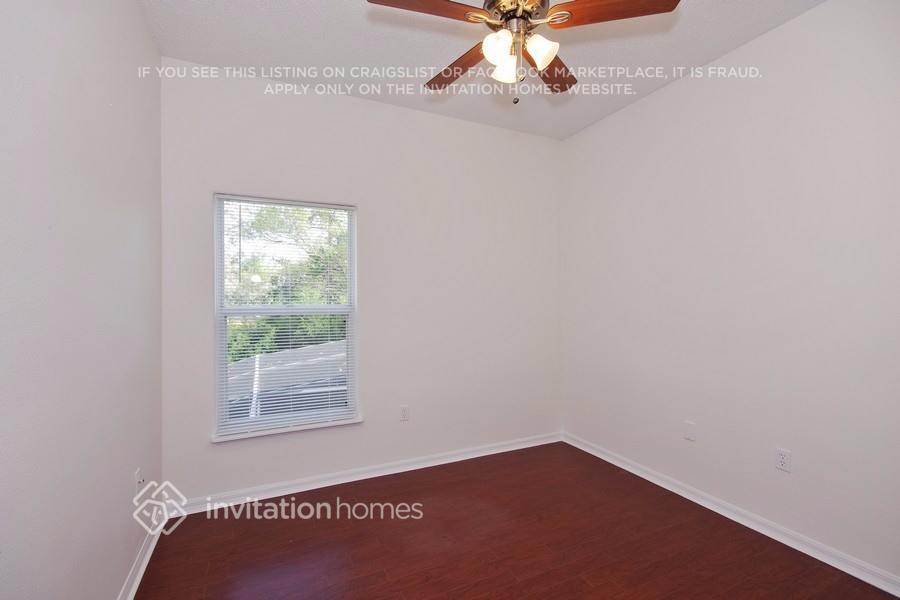 Building Photo - 127 Golfside Cir
