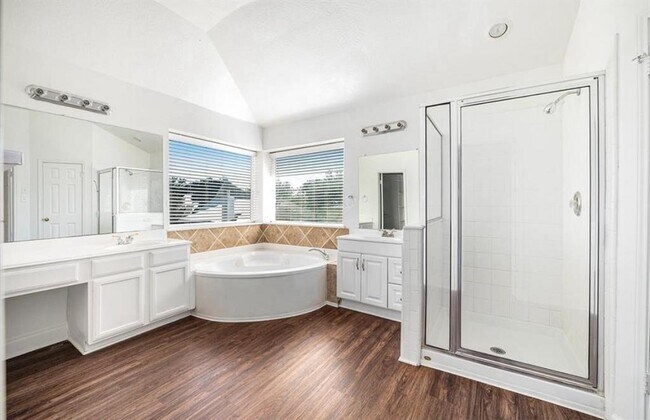 Building Photo - 17811 Scrub Oak Dr