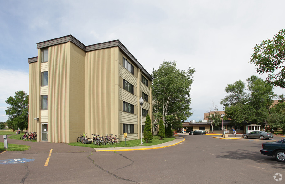 Primary Photo - Royalton Manor Apartments