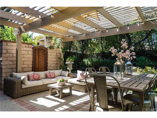 Building Photo - 12807 Milbank St