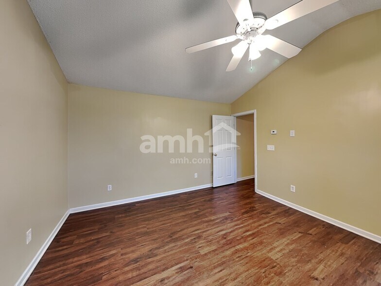 Building Photo - 3472 Chastain Glen Ln NE