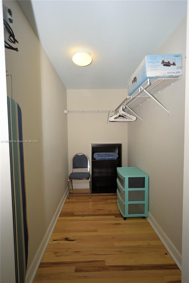 Building Photo - 50 Menores Ave
