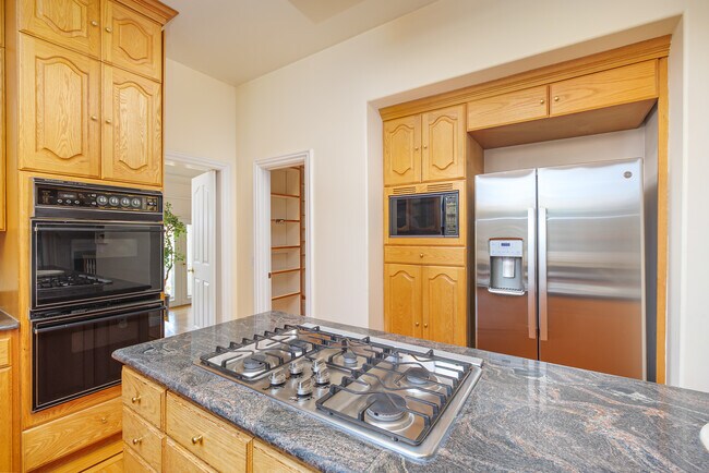 Building Photo - 17 Heron Dr