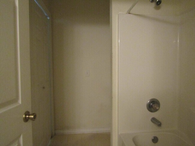 Building Photo - Northeast Pensacola 2BR Patio Home Near UWF & I-10 with Screened Porch, Privacy-Fenced Backyard.